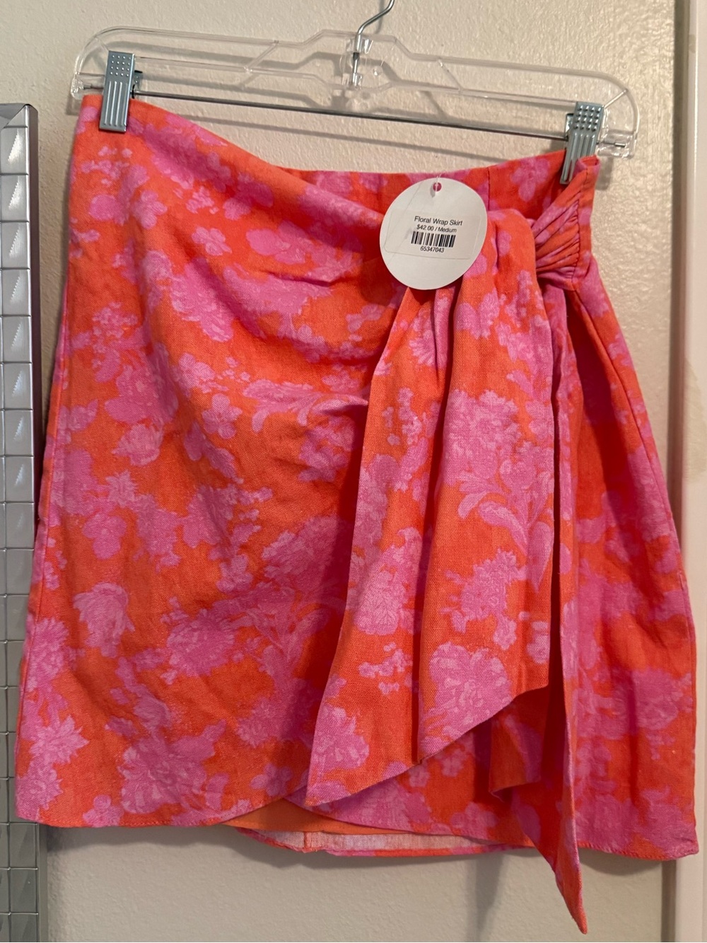 DO+BE Floral Wrap Mini Skirt vibrant pink and orange floral pattern - Size M